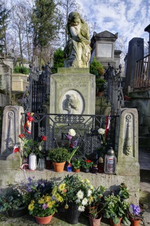 cemetery paris 11 sm.jpg